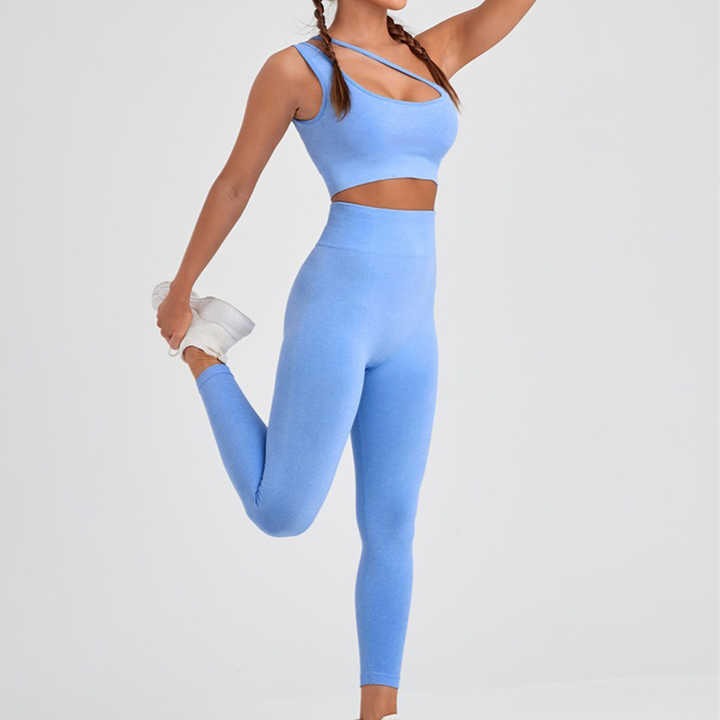 Sports bra and pants set